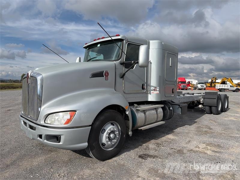 Kenworth T660 6x4 Sleeper Camion Chasis Cabina / Cab and Ch Кабины