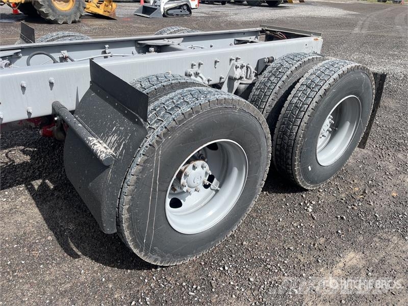 Kenworth T660 6x4 Sleeper Camion Chasis Cabina / Cab and Ch Cabines