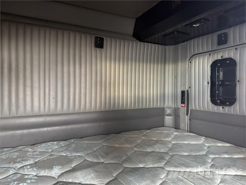 Kenworth T660 6x4 Sleeper Camion Chasis Cabina / Cab and Ch Кабини