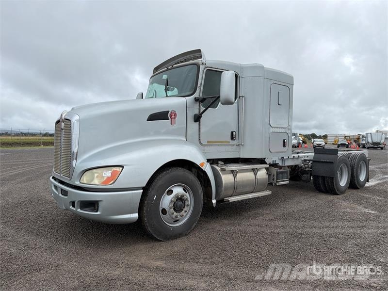 Kenworth T660 6x4 Sleeper Camion Chasis Cabina / Cab and Ch Kabine i unutrašnjost