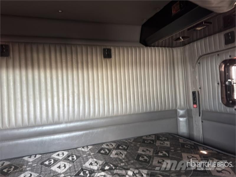 Kenworth T660 6x4 Sleeper Camion Chasis Cabina / Cab and Ch Кабіни
