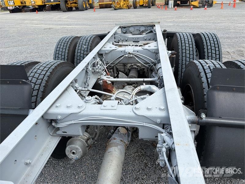 Kenworth T660 6x4 Sleeper Camion Chasis Cabina / Cab and Ch Cabines
