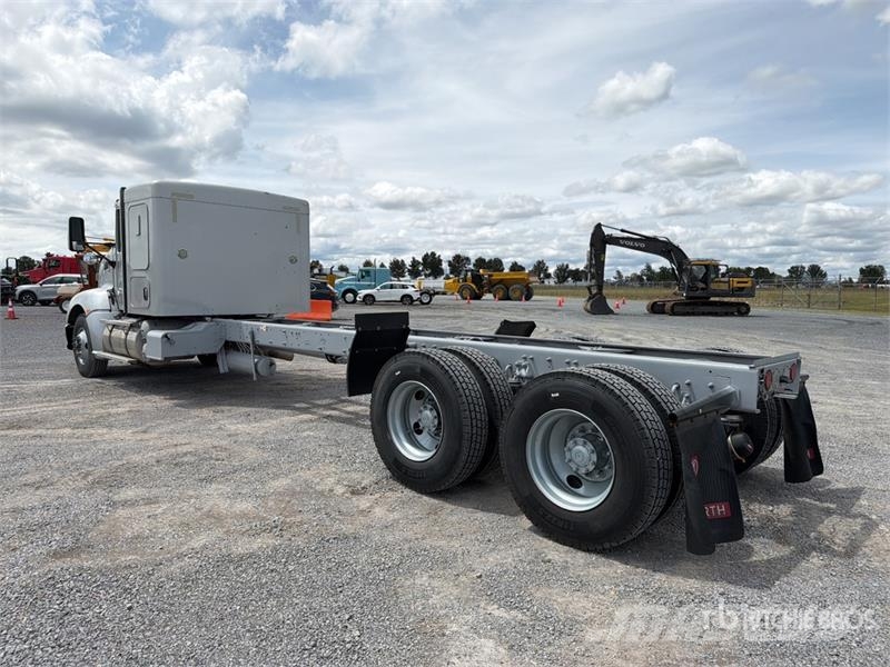 Kenworth T660 6x4 Sleeper Camion Chasis Cabina / Cab and Ch Cabines