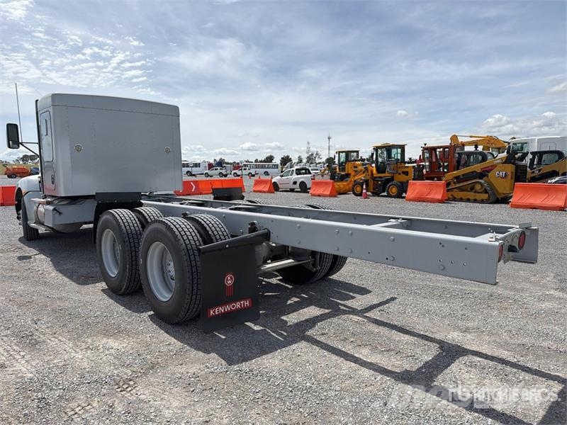 Kenworth T660 6x4 Sleeper Camion Chasis Cabina / Cab and Ch Кабіни