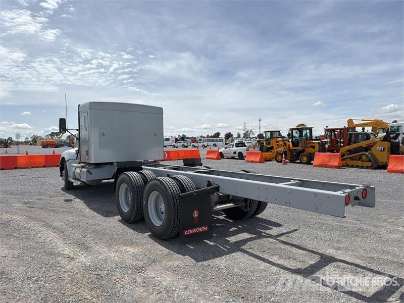 Kenworth T660 6x4 Sleeper Camion Chasis Cabina / Cab and Ch Кабіни