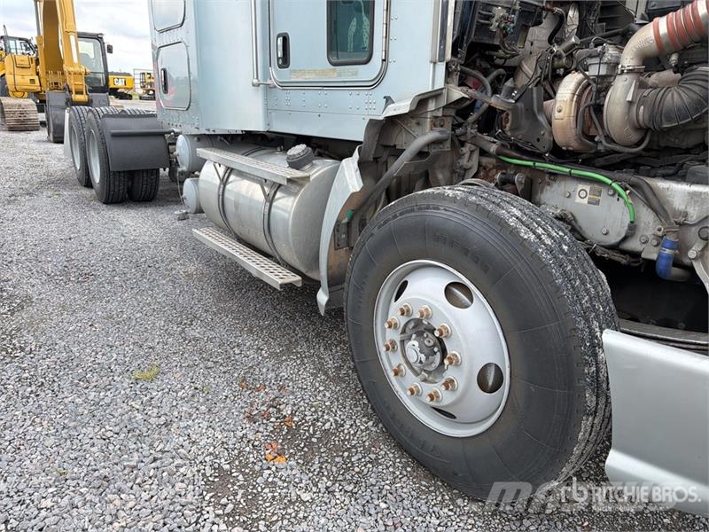 Kenworth T660 6x4 Sleeper Camion Chasis Cabina / Cab and Ch Kabinen