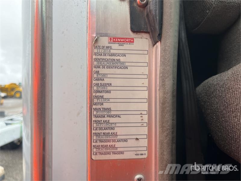 Kenworth T660 6x4 Sleeper Camion Chasis Cabina / Cab and Ch Kabine i unutrašnjost