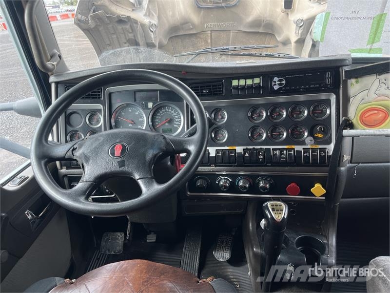 Kenworth T660 6x4 Sleeper Camion Chasis Cabina / Cab and Ch Kabine i unutrašnjost