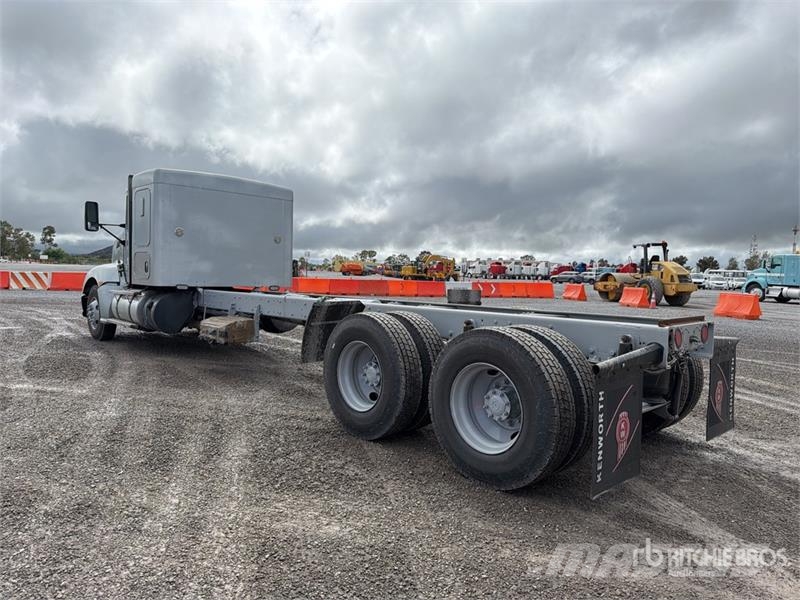 Kenworth T660 6x4 Sleeper Camion Chasis Cabina / Cab and Ch Cabines