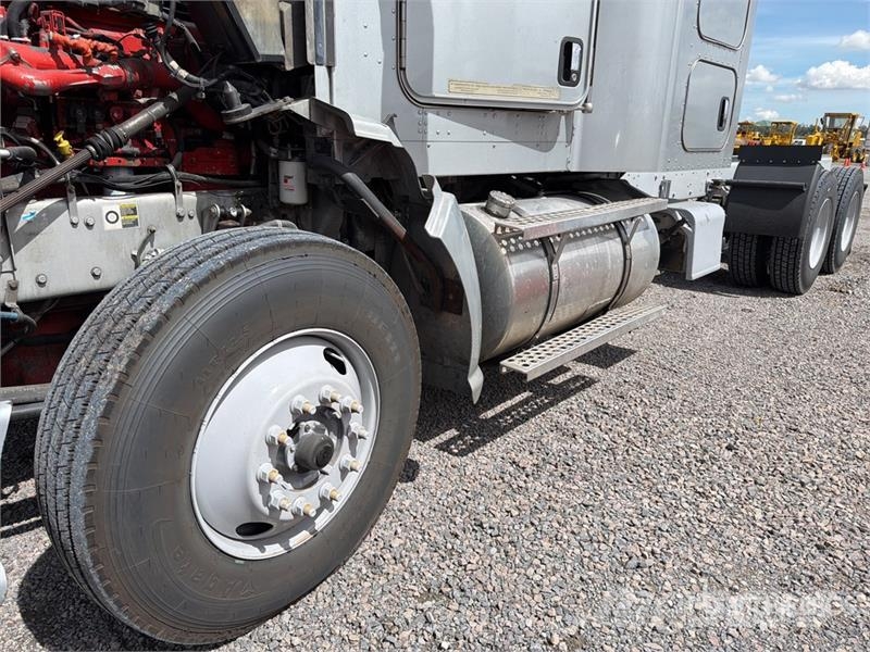 Kenworth T660 6x4 Sleeper Camion Chasis Cabina / Cab and Ch Кабіни