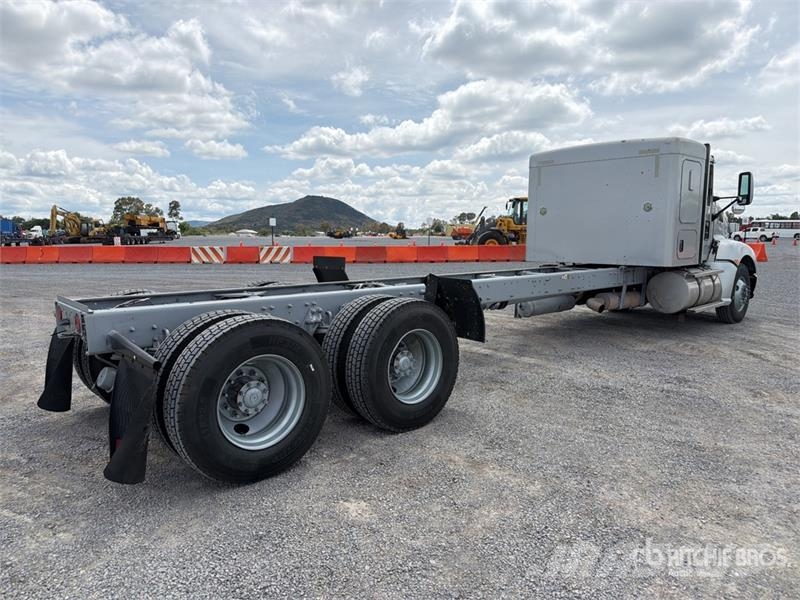 Kenworth T660 6x4 Sleeper Camion Chasis Cabina / Cab and Ch Cabines