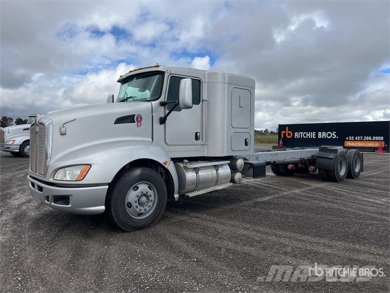 Kenworth T660 6x4 Sleeper Camion Chasis Cabina / Cab and Ch Cabines