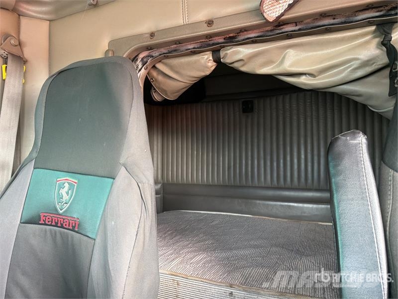 Kenworth T660 6x4 Sleeper Camion Chasis Cabina / Cab and Ch Cabines