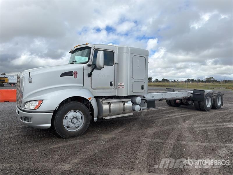 Kenworth T660 6x4 Sleeper Camion Chasis Cabina / Cab and Ch Cabines