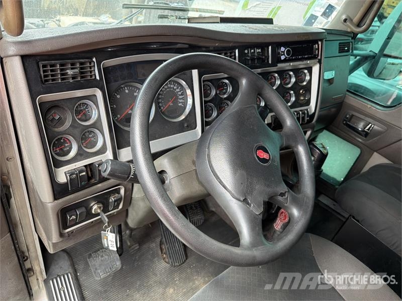 Kenworth T660 6x4 Sleeper Camion Chasis Cabina / Cab and Ch Cabines