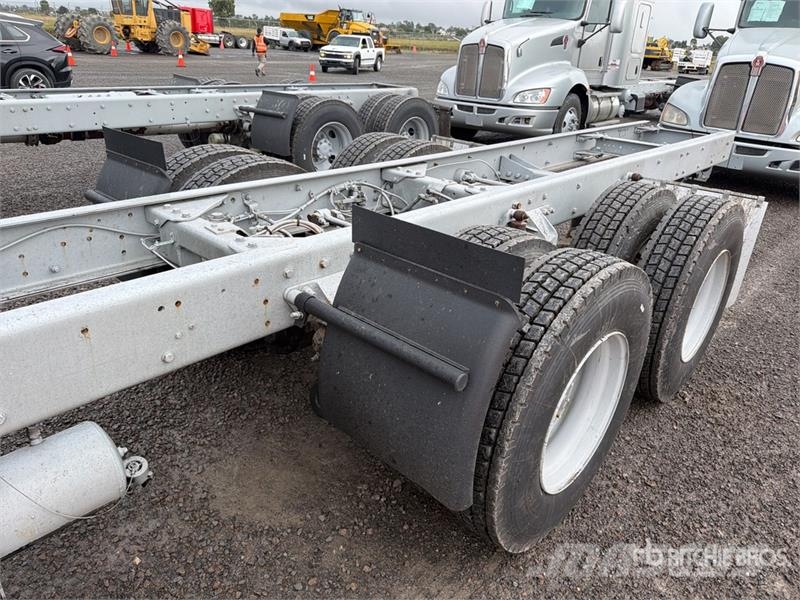 Kenworth T660 6x4 Sleeper Camion Chasis Cabina / Cab and Ch Kabine i unutrašnjost