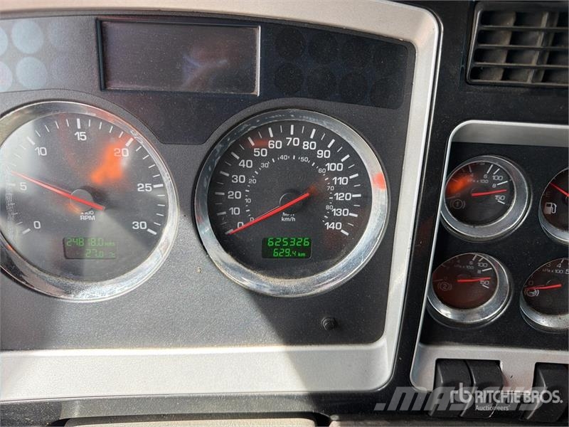 Kenworth T660 6x4 Sleeper Camion Chasis Cabina / Cab and Ch Кабіни