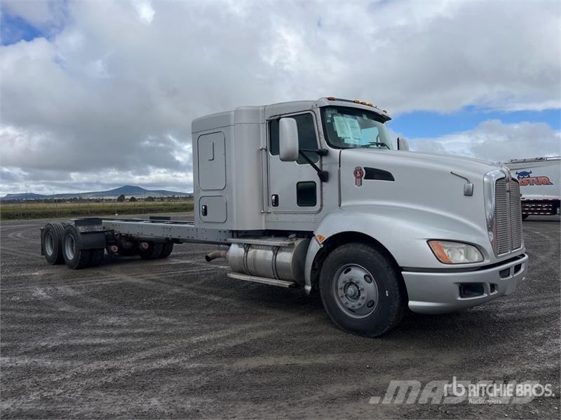 Kenworth T660 6x4 Sleeper Camion Chasis Cabina / Cab and Ch Cabines