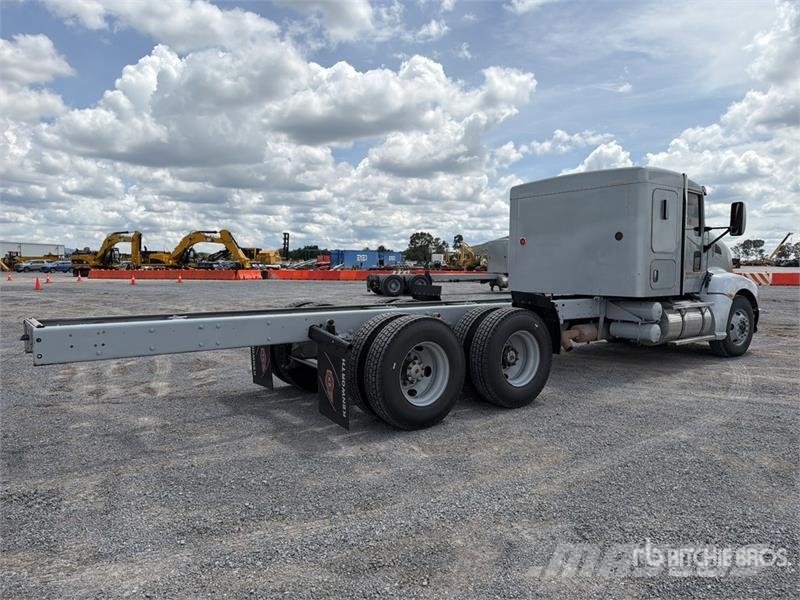 Kenworth T660 6x4 Sleeper Camion Chasis Cabina / Cab and Ch Cabines