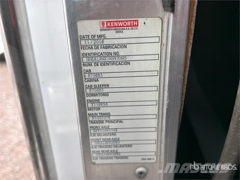 Kenworth T660 6x4 Sleeper Camion Chasis Cabina / Cab and Ch Kabine i unutrašnjost