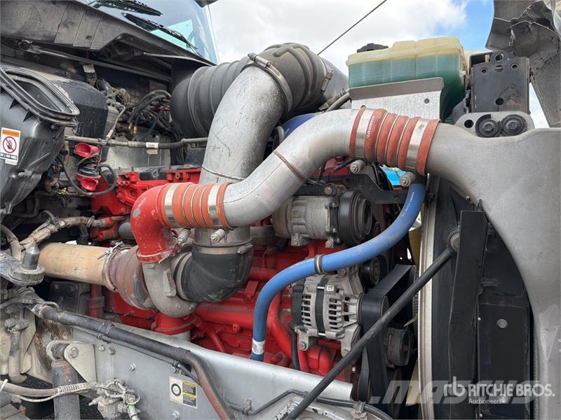 Kenworth T660 6x4 Sleeper Camion Chasis Cabina / Cab and Ch Кабины