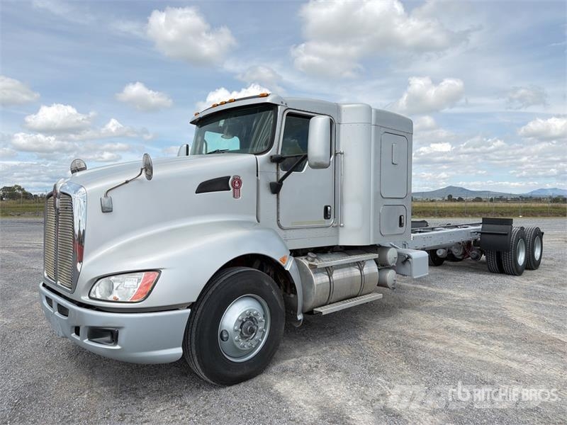 Kenworth T660 6x4 Sleeper Camion Chasis Cabina / Cab and Ch Cabines