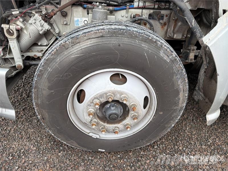 Kenworth T660 6x4 Sleeper Camion Chasis Cabina / Cab and Ch Kabine i unutrašnjost