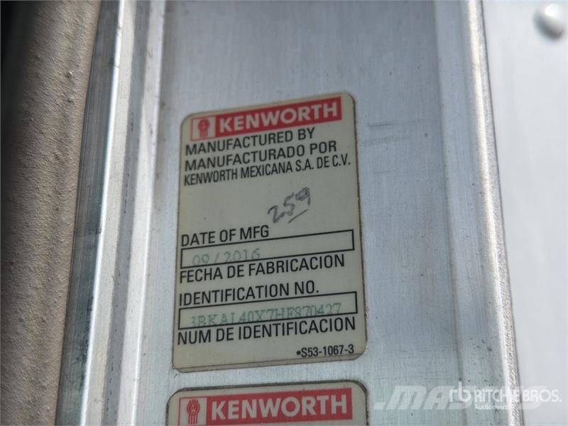 Kenworth T660 6x4 Sleeper Camion Chasis Cabina / Cab and Ch Cabines