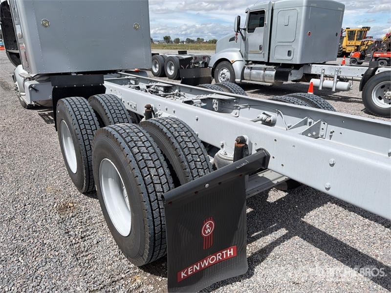Kenworth T660 6x4 Sleeper Camion Chasis Cabina / Cab and Ch Кабіни