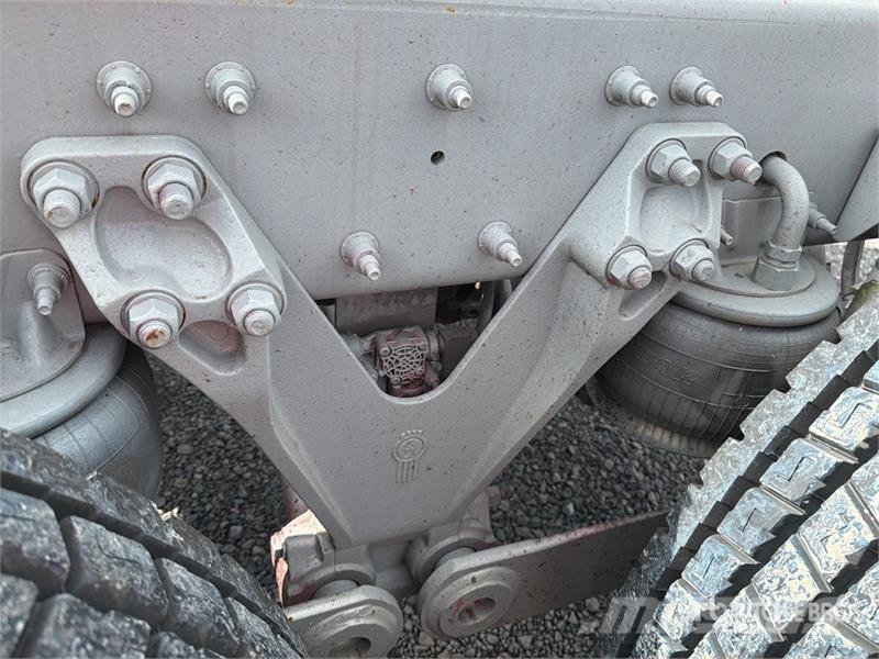 Kenworth T660 6x4 Sleeper Camion Chasis Cabina / Cab and Ch Cabine en interieur