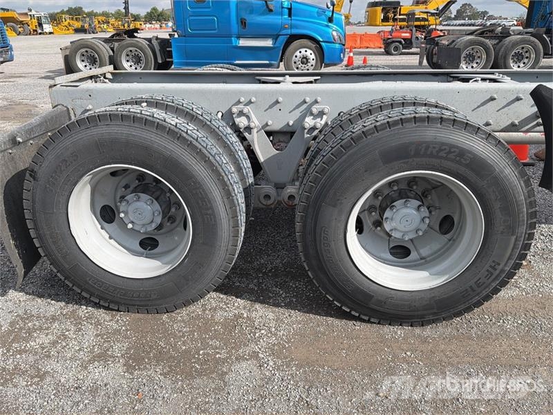 Kenworth T660 6x4 Sleeper Camion Chasis Cabina / Cab and Ch Cabine en interieur