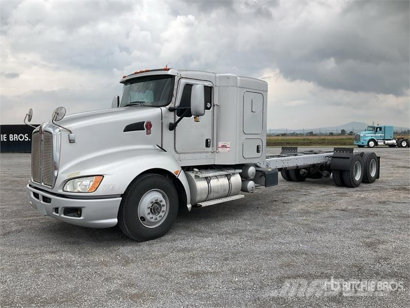 Kenworth T660 6x4 Sleeper Camion Chasis Cabina / Cab and Ch Cabine en interieur