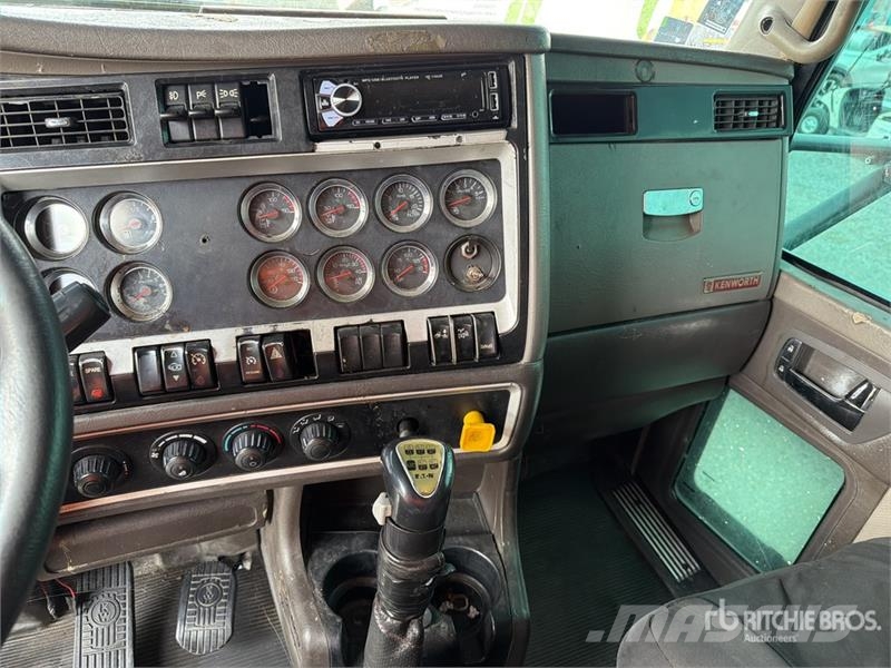 Kenworth T660 6x4 Sleeper Camion Chasis Cabina / Cab and Ch Cabines