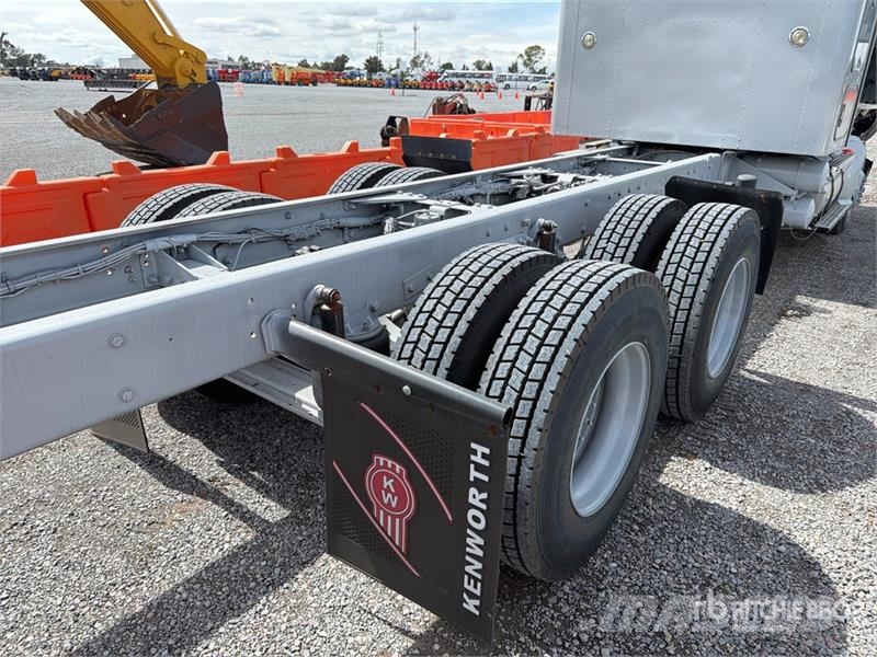 Kenworth T660 6x4 Sleeper Camion Chasis Cabina / Cab and Ch Кабіни