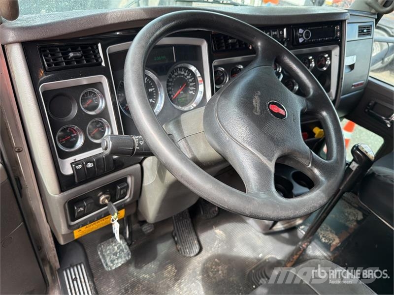 Kenworth T660 6x4 Sleeper Camion Chasis Cabina / Cab and Ch Cabines