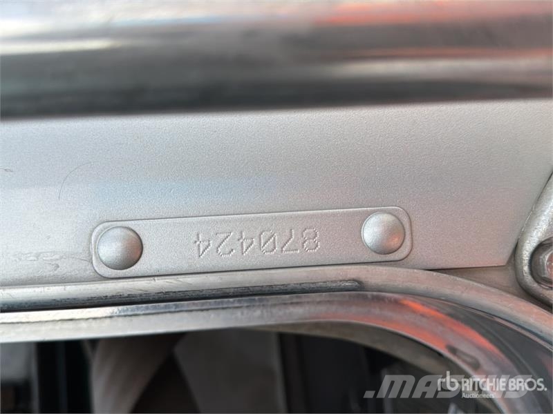 Kenworth T660 6x4 Sleeper Camion Chasis Cabina / Cab and Ch Cabine en interieur