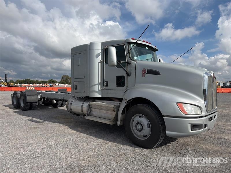 Kenworth T660 6x4 Sleeper Camion Chasis Cabina / Cab and Ch Кабины