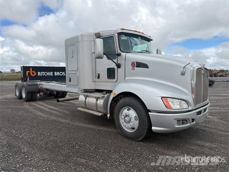 Kenworth T660 6x4 Sleeper Camion Chasis Cabina / Cab and Ch Cabines