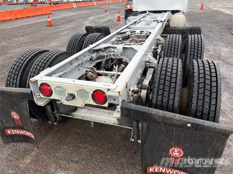 Kenworth T660 6x4 Sleeper Camion Chasis Cabina / Cab and Ch Кабини