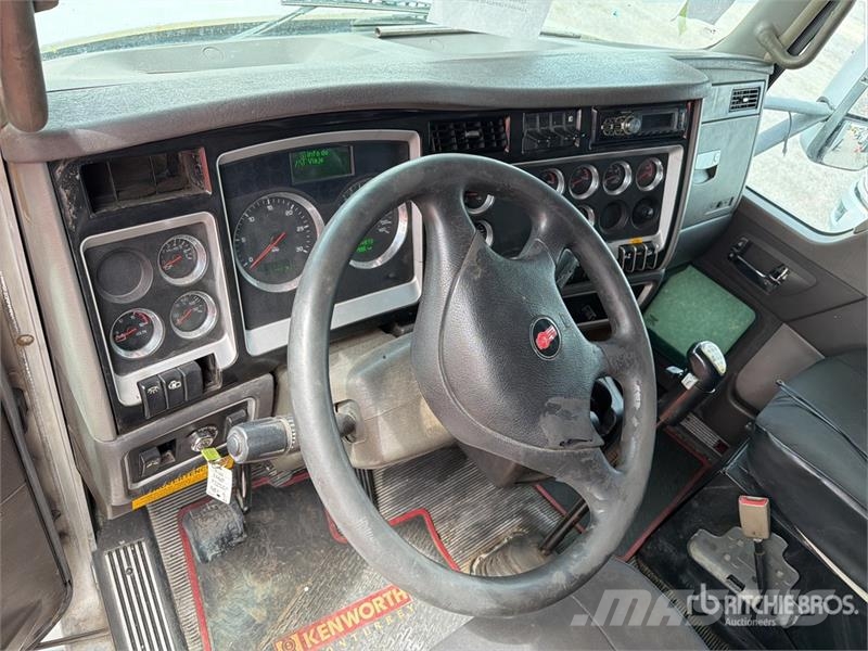Kenworth T660 6x4 Sleeper Camion Chasis Cabina / Cab and Ch Cabines