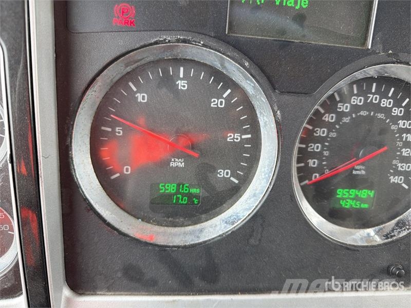 Kenworth T660 6x4 Sleeper Camion Chasis Cabina / Cab and Ch Kabine i unutrašnjost