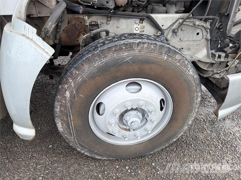 Kenworth T660 6x4 Sleeper Camion Chasis Cabina / Cab and Ch Kabine i unutrašnjost