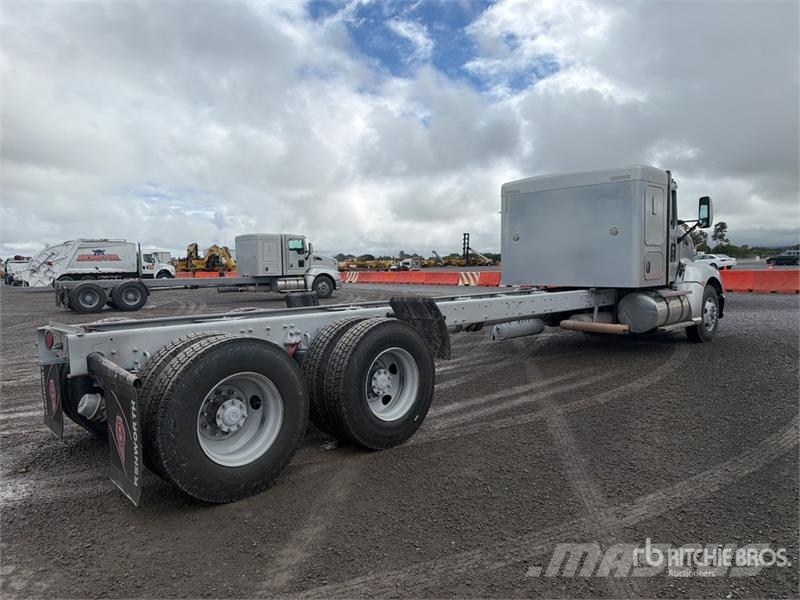 Kenworth T660 6x4 Sleeper Camion Chasis Cabina / Cab and Ch Cabines