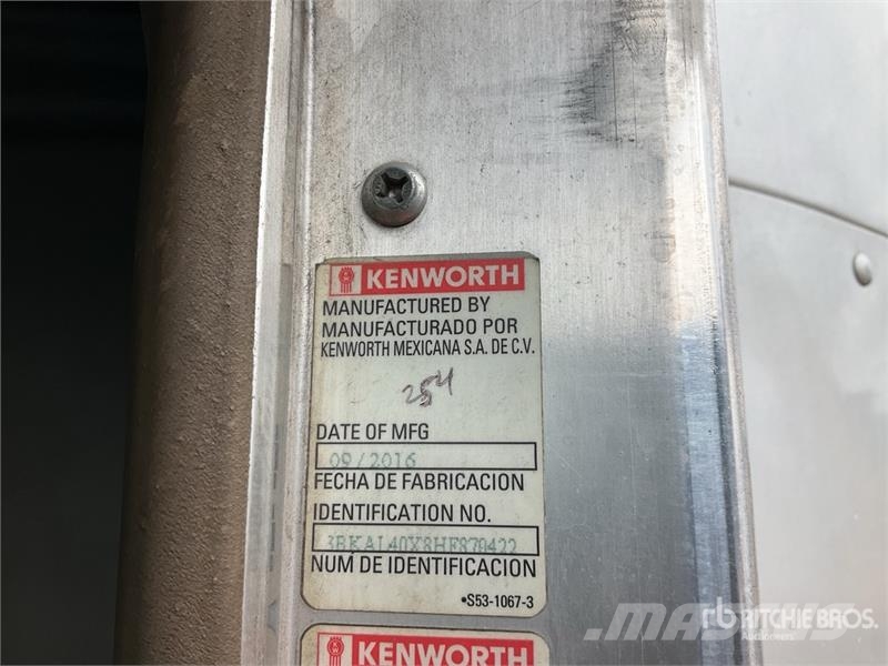 Kenworth T660 6x4 Sleeper Camion Chasis Cabina / Cab and Ch Cabine en interieur