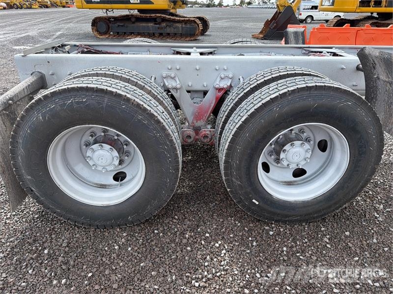 Kenworth T660 6x4 Sleeper Camion Chasis Cabina / Cab and Ch Cabines