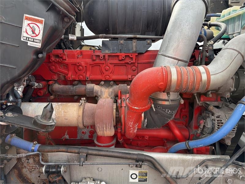 Kenworth T660 6x4 Sleeper Camion Chasis Cabina / Cab and Ch Cabines
