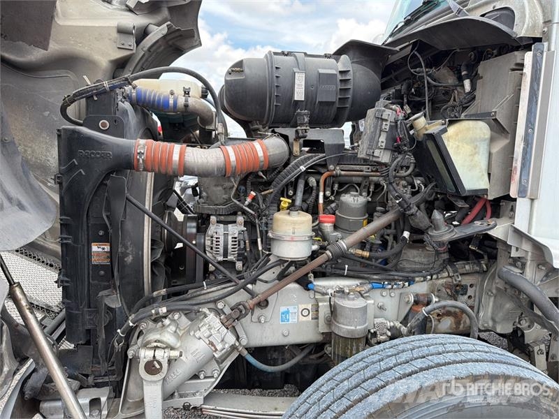 Kenworth T660 6x4 Sleeper Camion Chasis Cabina / Cab and Ch Cabines