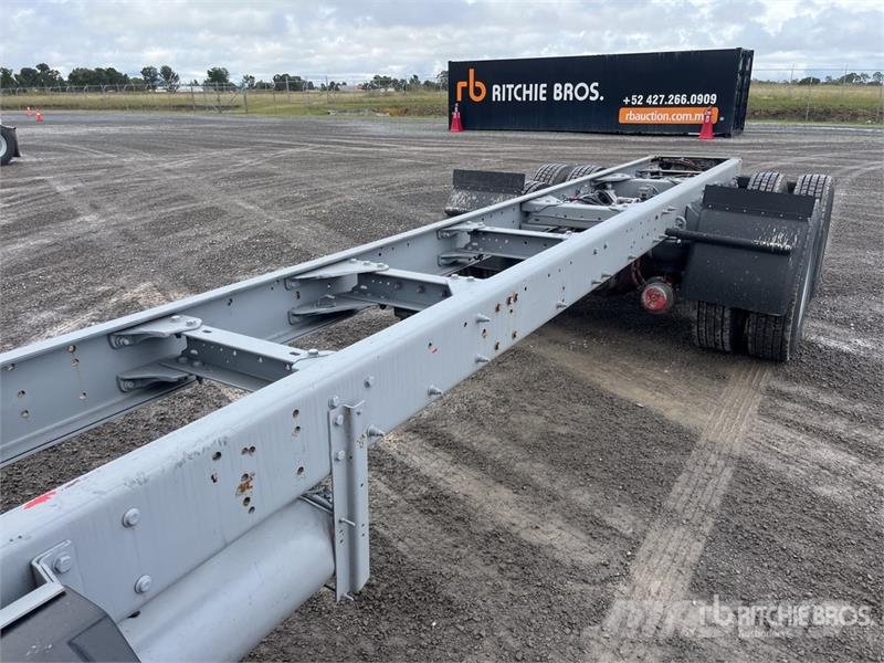 Kenworth T660 6x4 Sleeper Camion Chasis Cabina / Cab and Ch Cabines