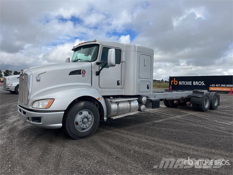 Kenworth T660 6x4 Sleeper Camion Chasis Cabina / Cab and Ch Cabines