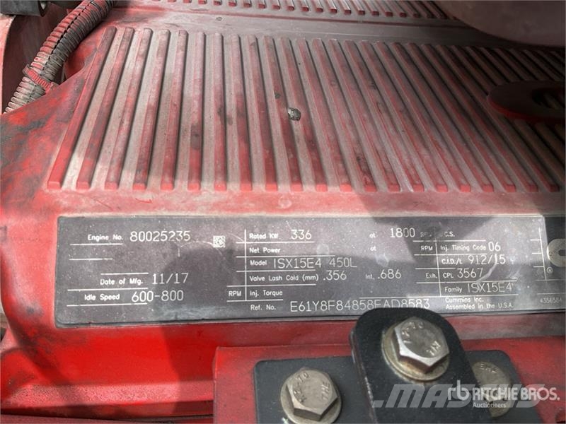 Kenworth T660 6x4 Sleeper Camion Chasis Cabina / Cab and Ch Cabins and interior